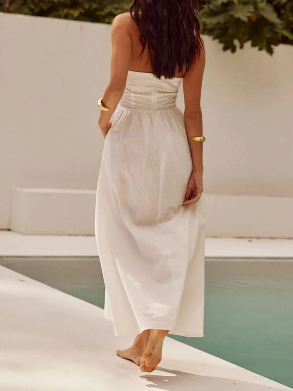 BEAUTIFUL Halter Neck Midi Dress.
