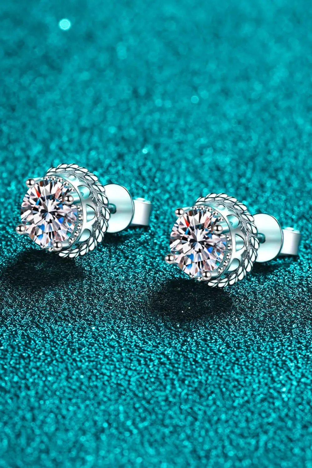 2 Carat Moissanite 925 Sterling Silver Stud Earrings.