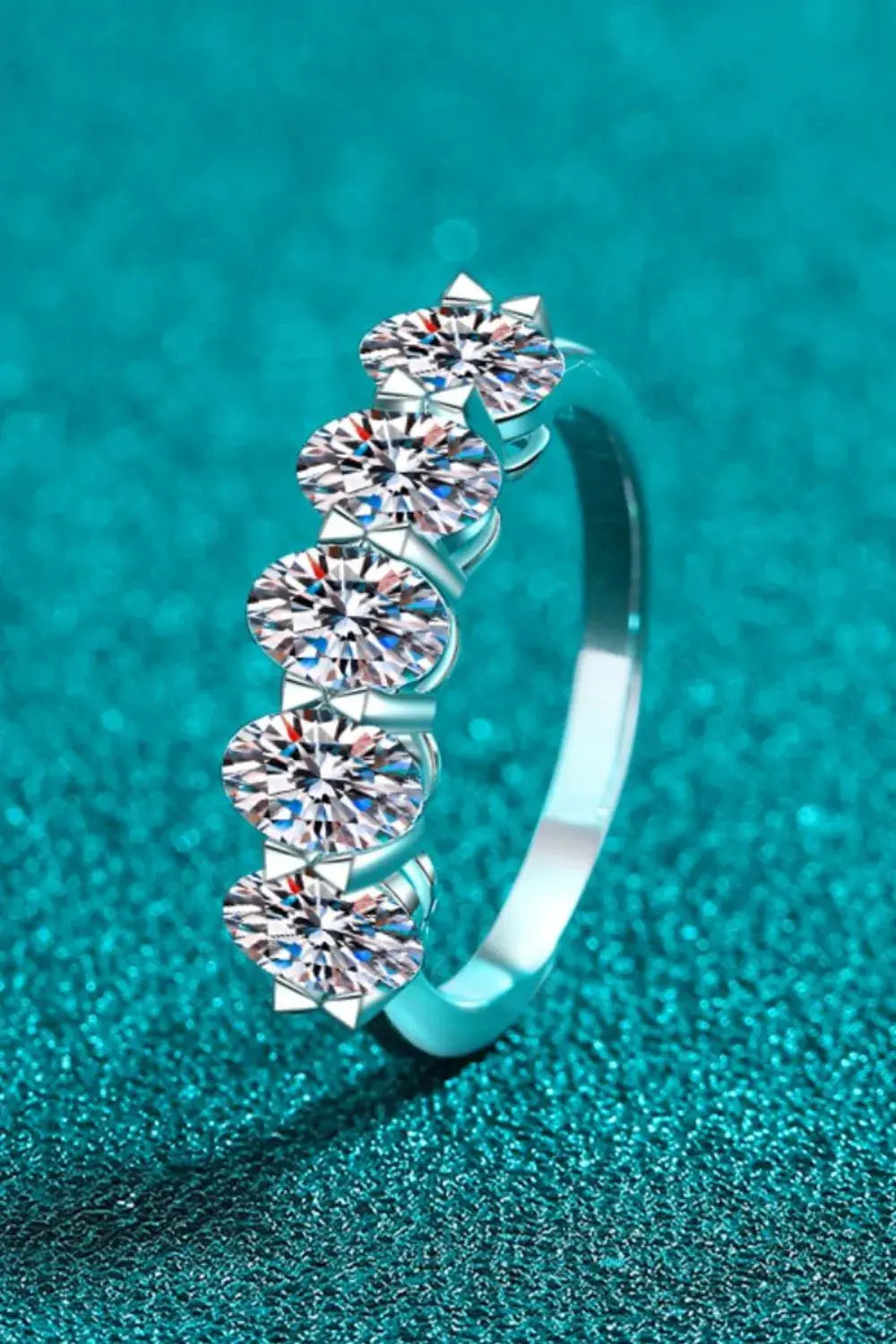 2.5 Carat Moissanite 925 Sterling Silver Ring.