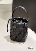 A Versatile And Casual Hand-held Crossbody Bag