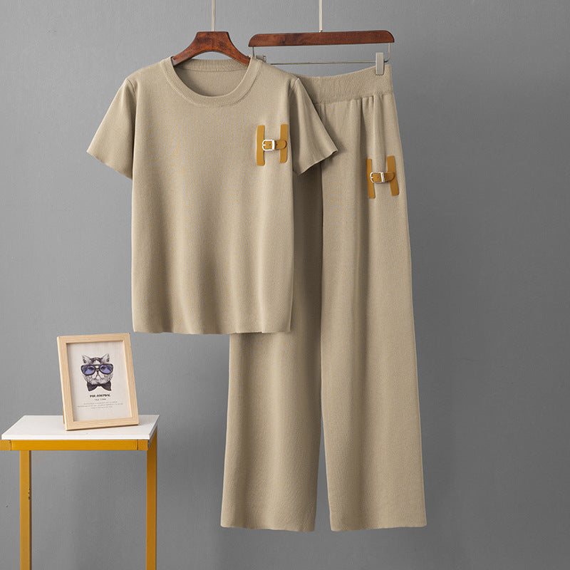 Two piece set of loose letter T-shirt and wide leg pants for women