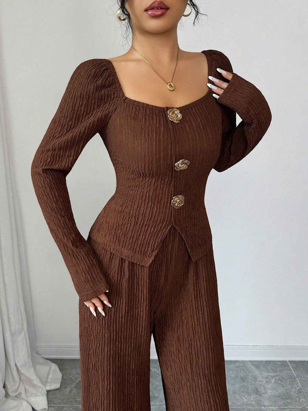 Solid color square neck slim fit set for women
