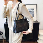 Women's Woven Shoulder Bag with Metal Rope Buckle — Retro Minimalist Commuter Bag