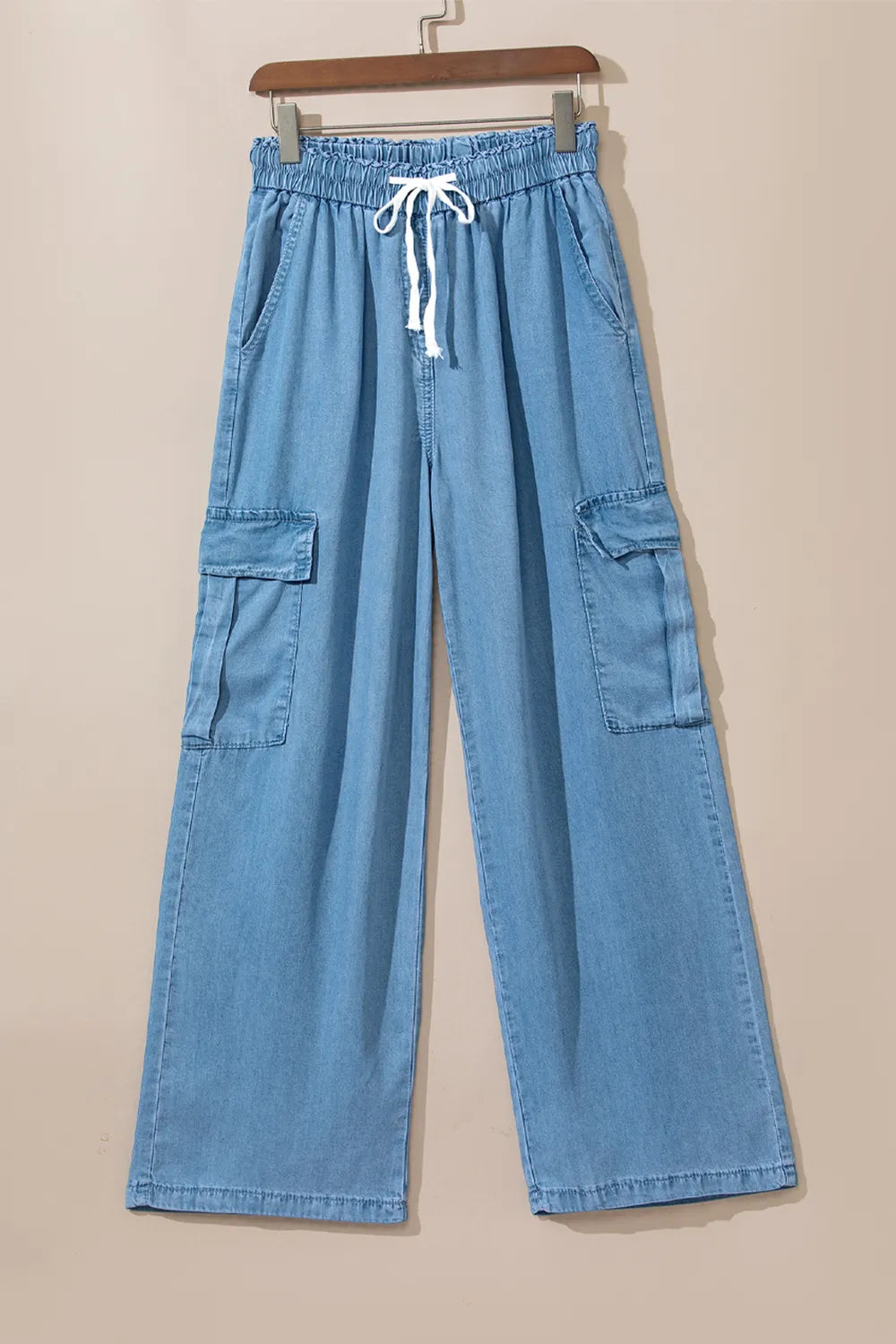women Cargo Pocket Wide Leg Jeans.