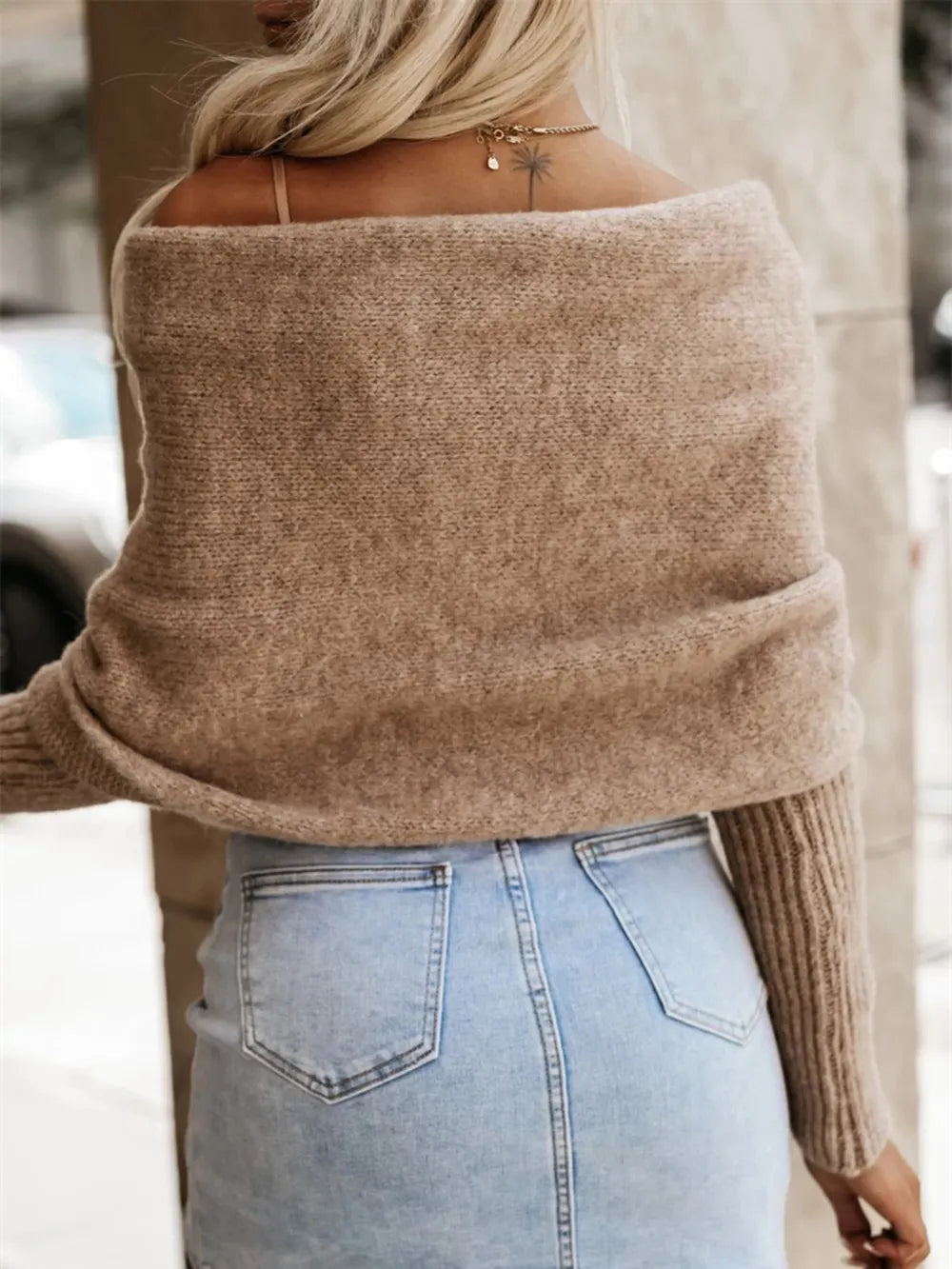 Long Sleeve Cropped Knit Top.