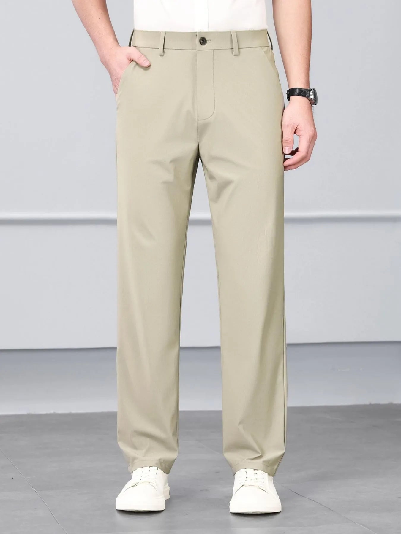 Men's Loose Fit Jeans with Pockets.