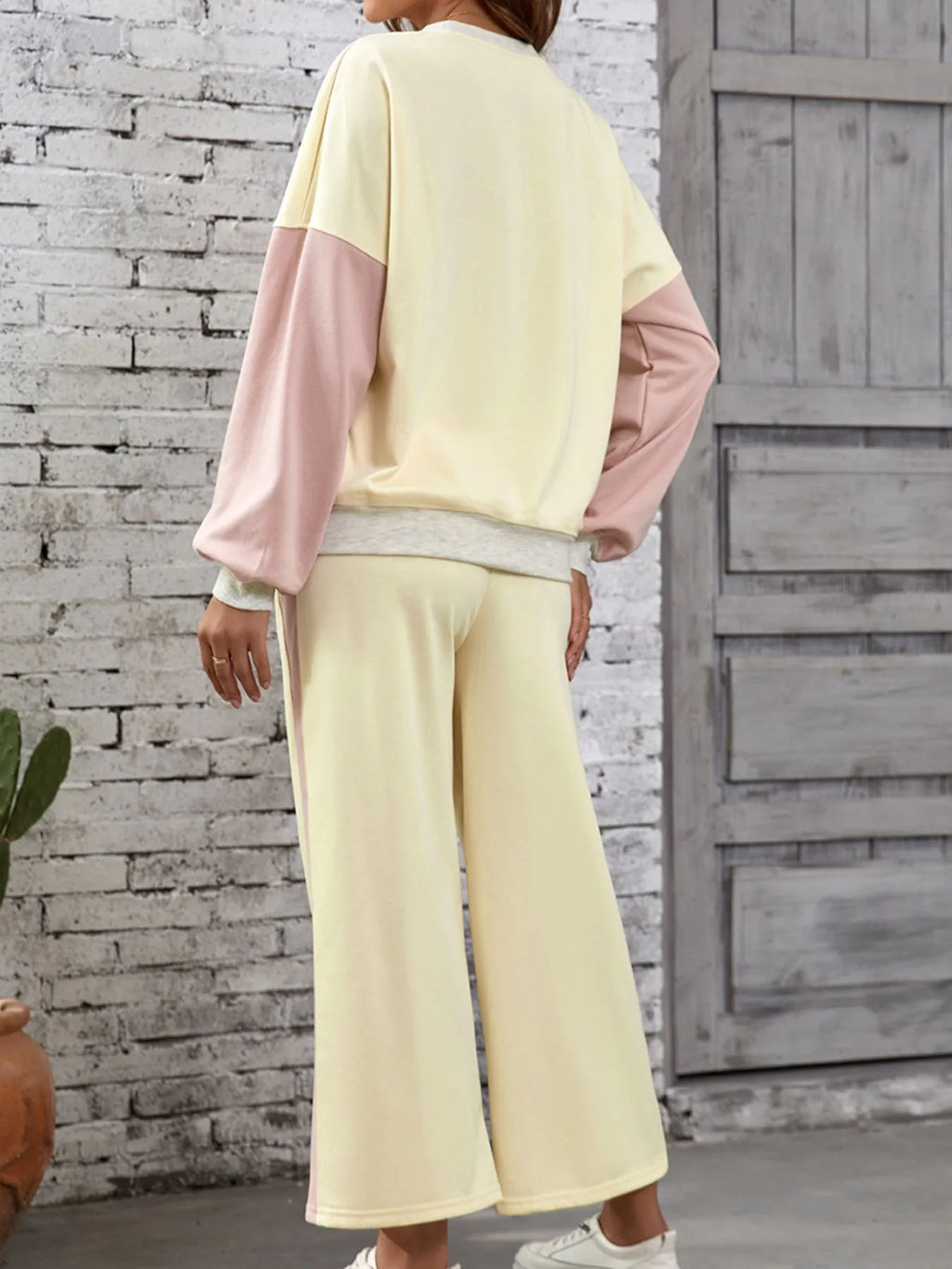 Color Block Round Neck Top and Pants Set.