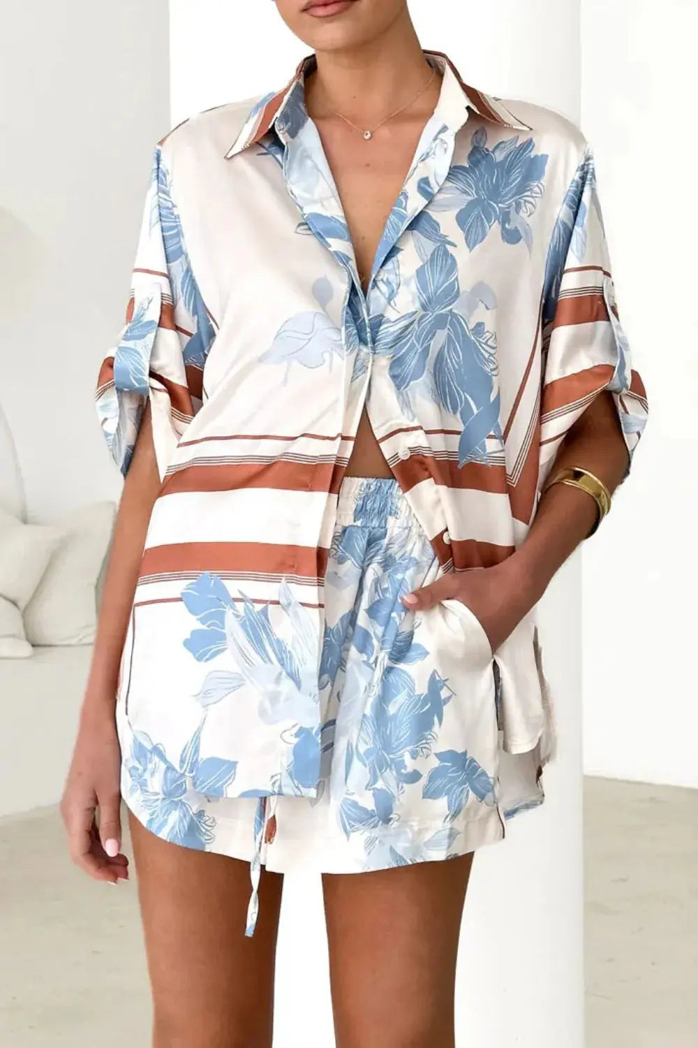 WOMEN Top and Shorts Set.