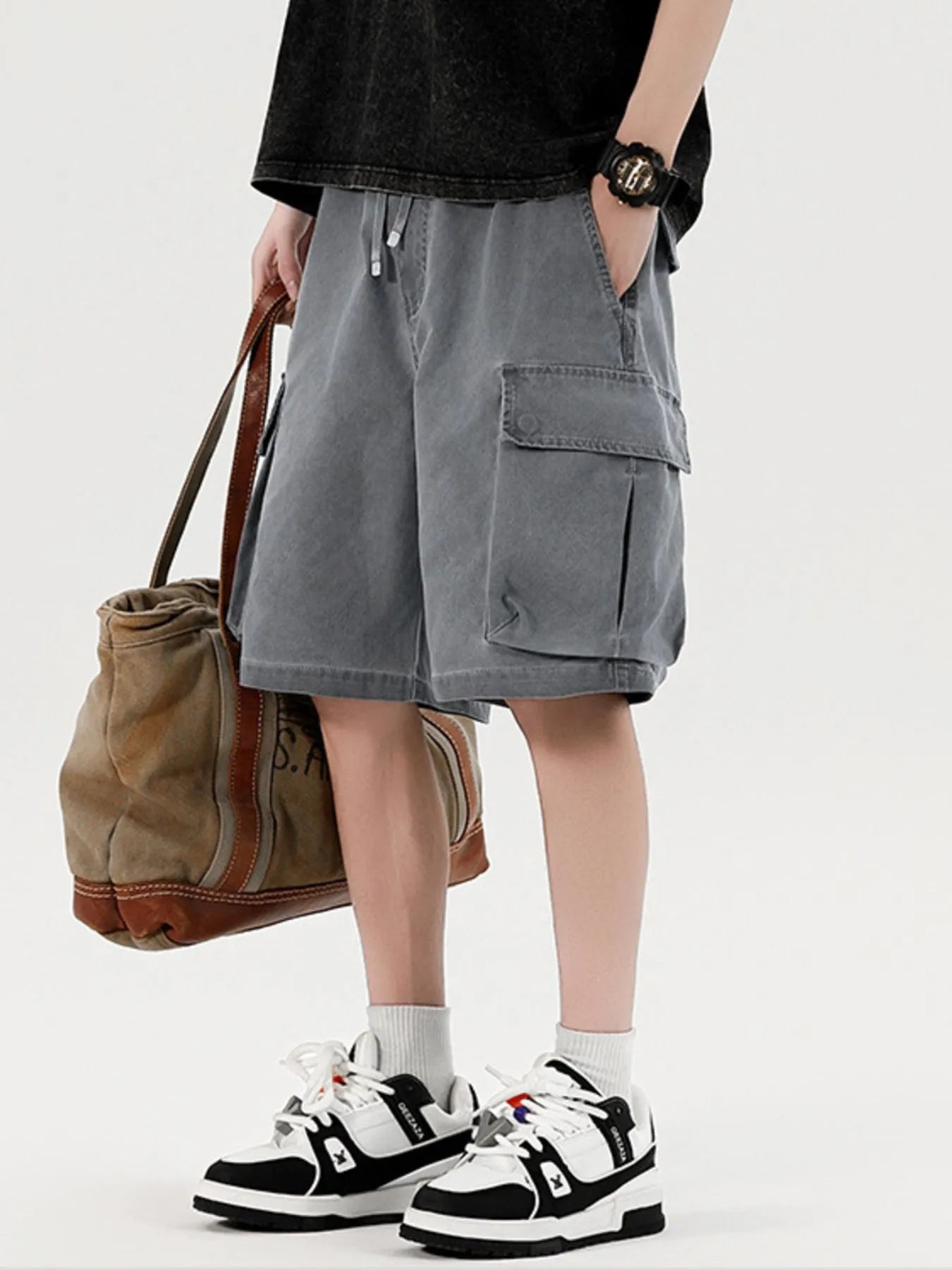 Men's Elastic Waistband Cargo Shorts.
