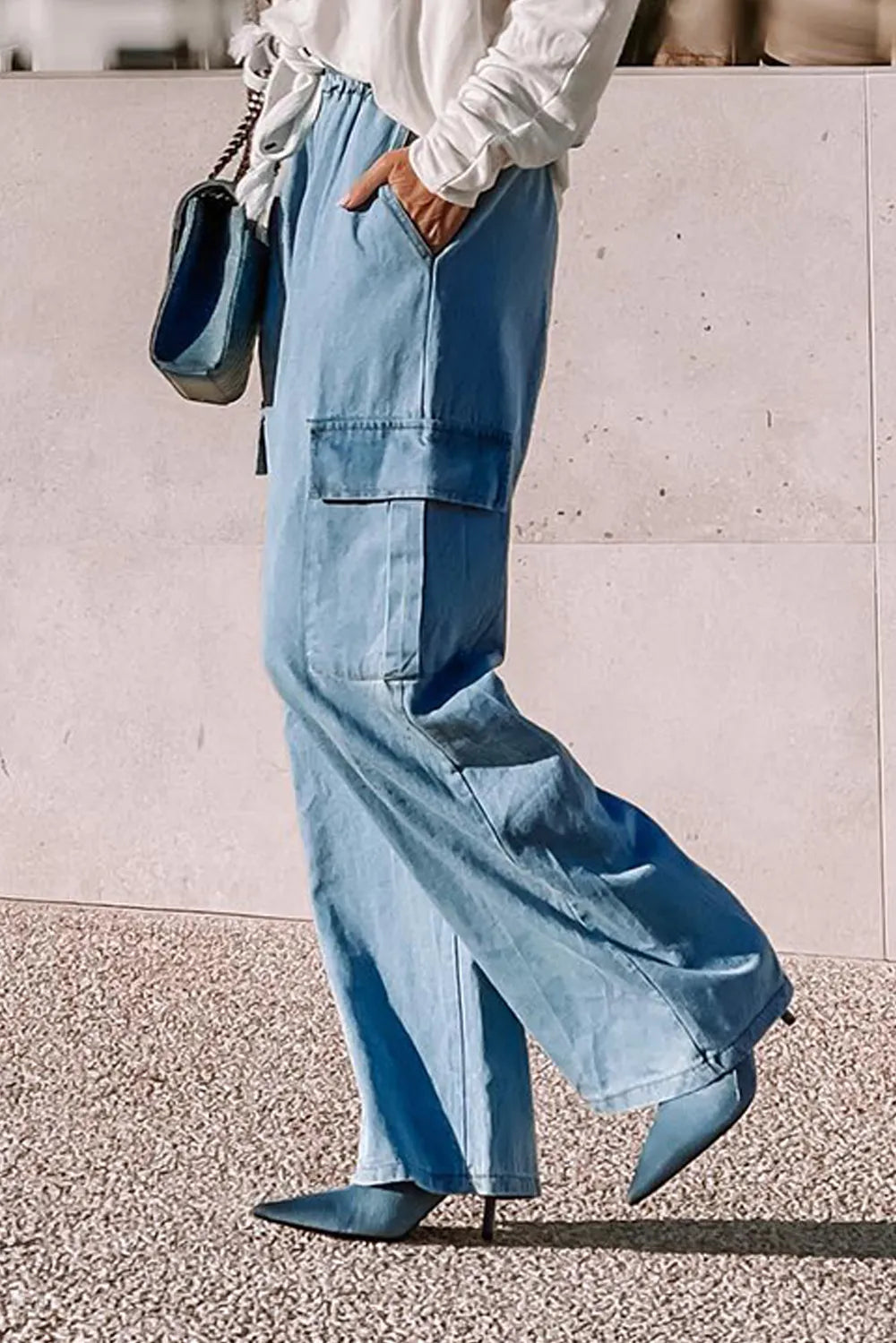 women Cargo Pocket Wide Leg Jeans.
