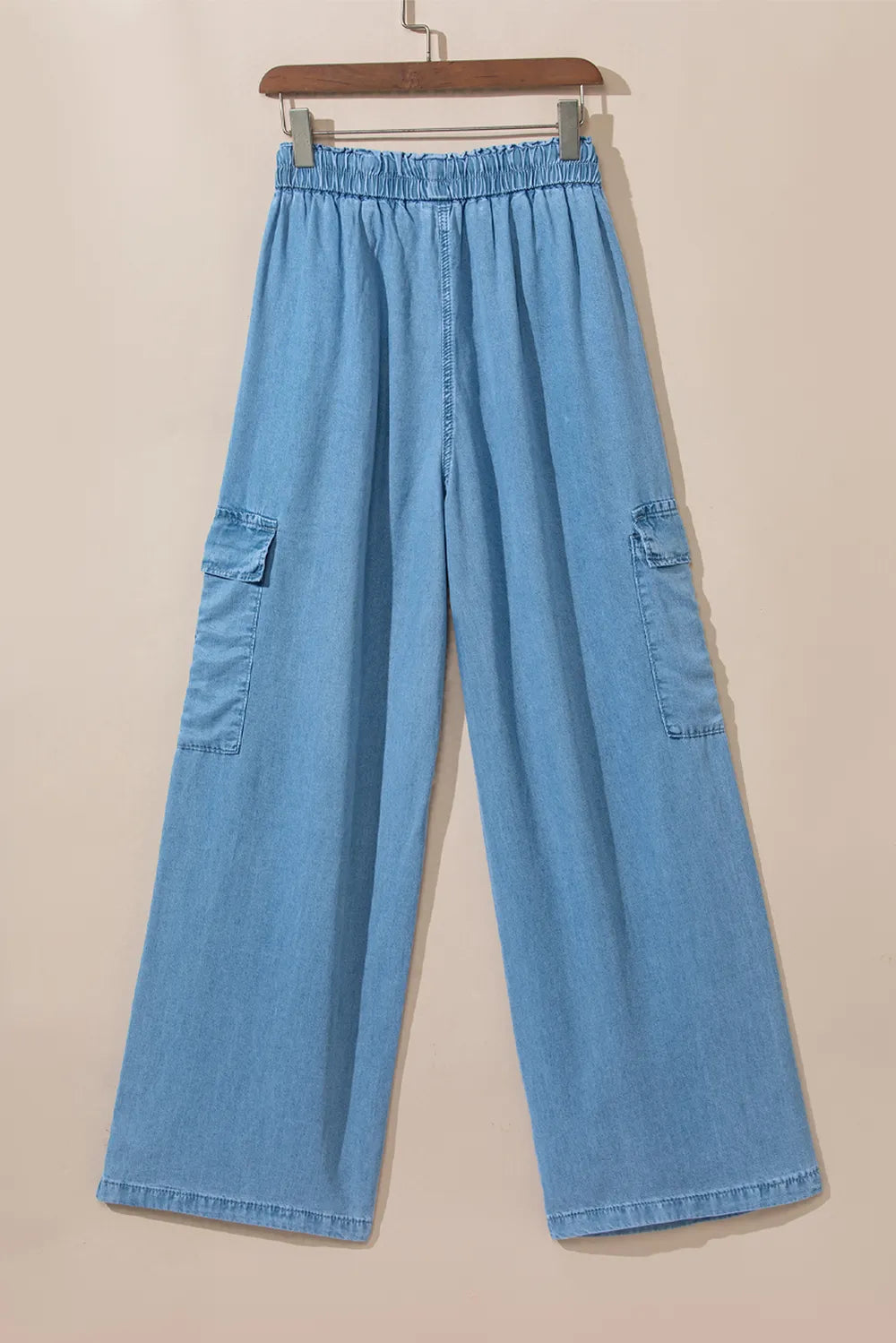 women Cargo Pocket Wide Leg Jeans.