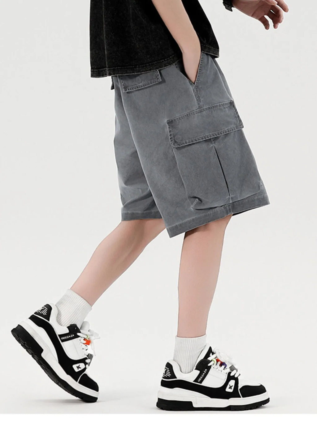 Men's Elastic Waistband Cargo Shorts.