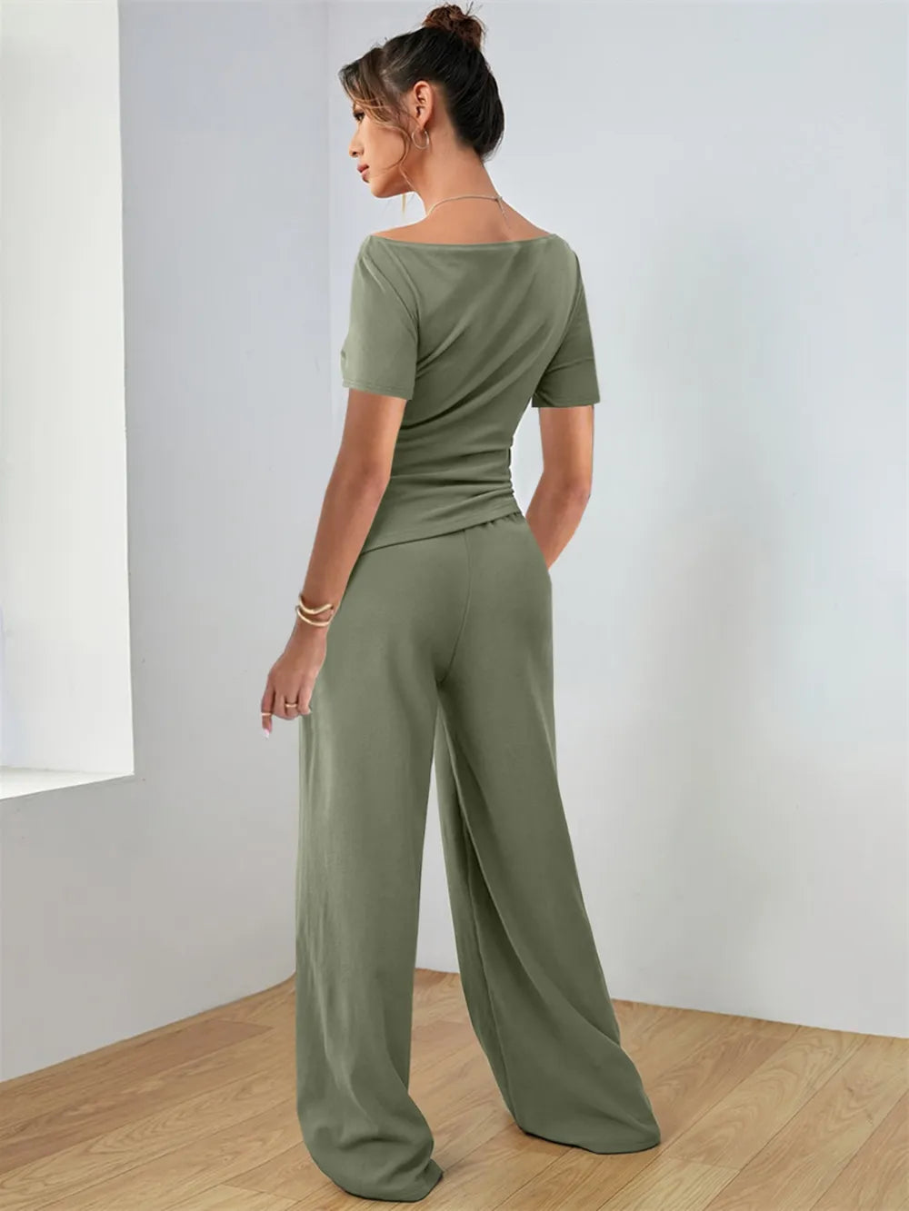 Short Sleeve T-Shirt and Pants Set - CHIC TB