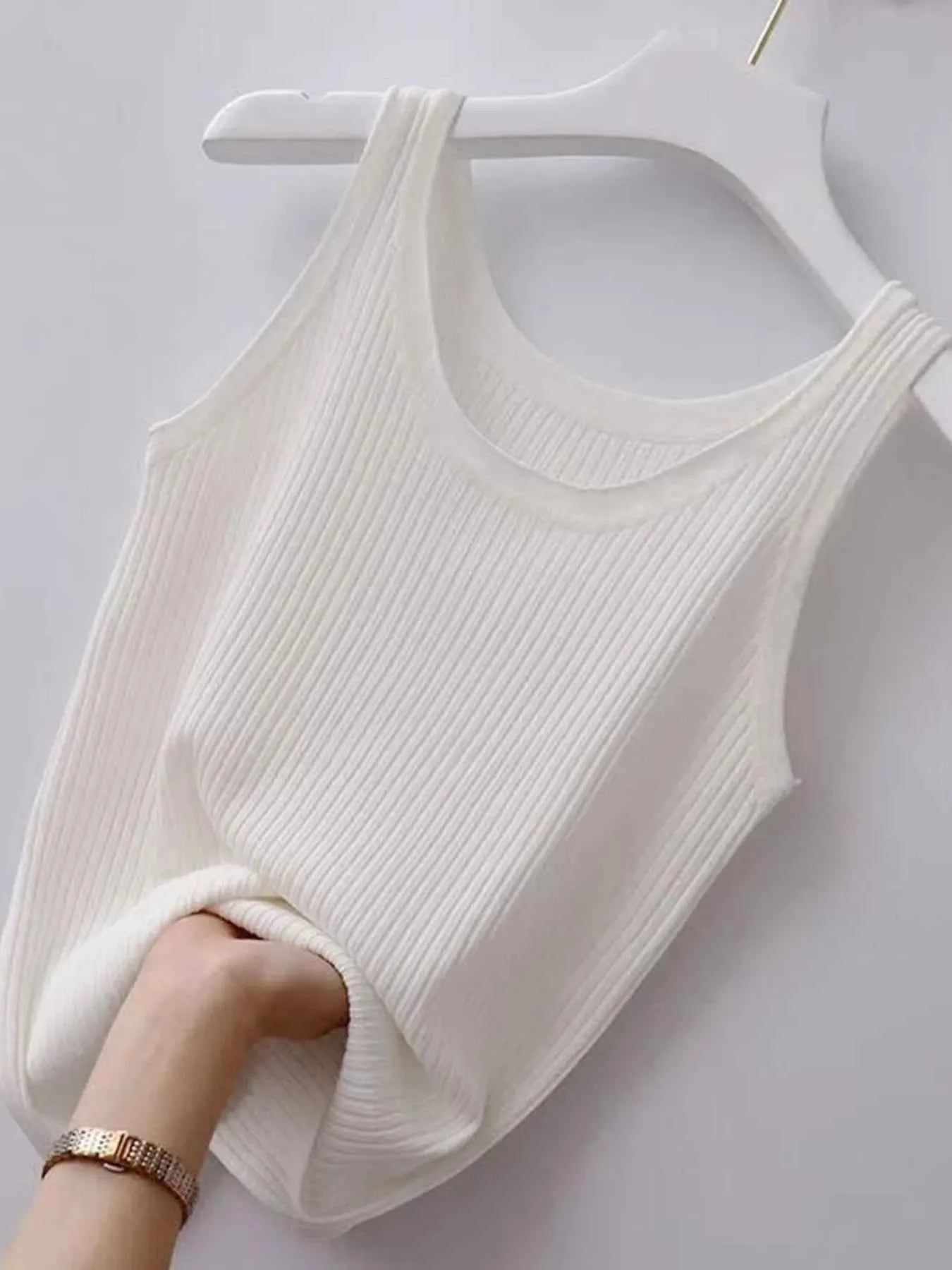 Plus Size Ribbed Knit Scoop Neck Tank Top.