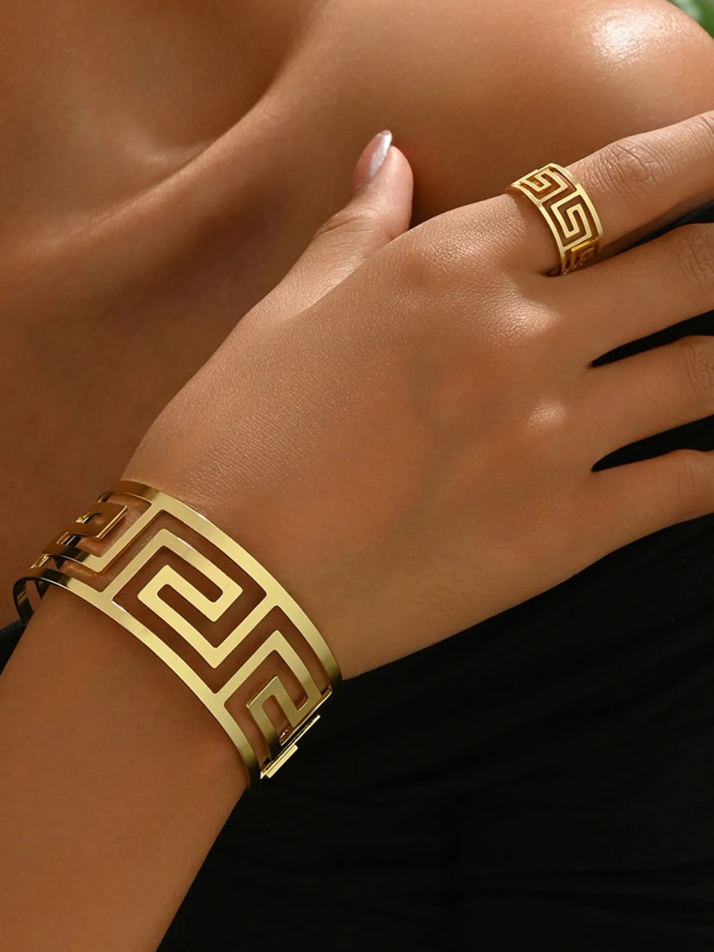 18K Gold-Plated Stainless Steel Geometric Bracelet and Ring Jewelry Set.