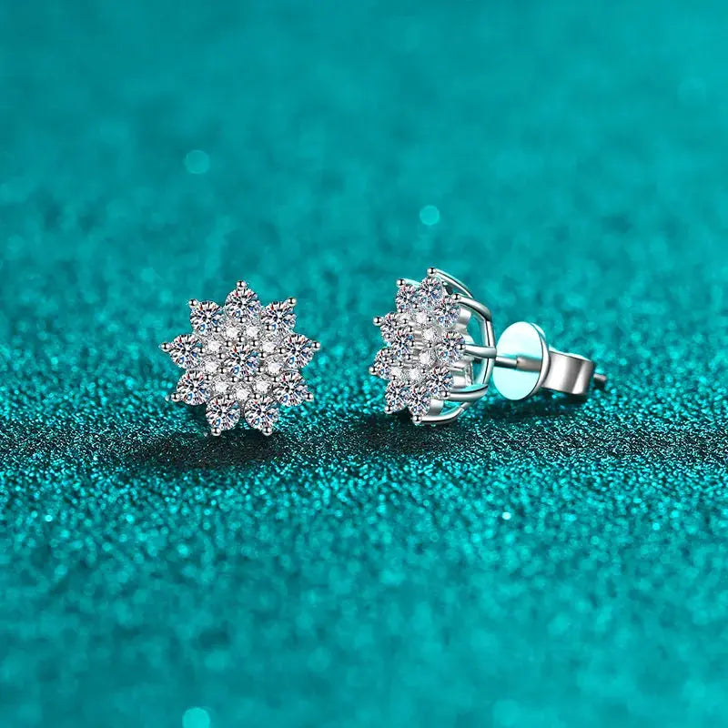 925 Sterling Silver Moissanite Zircon Stud Earrings.