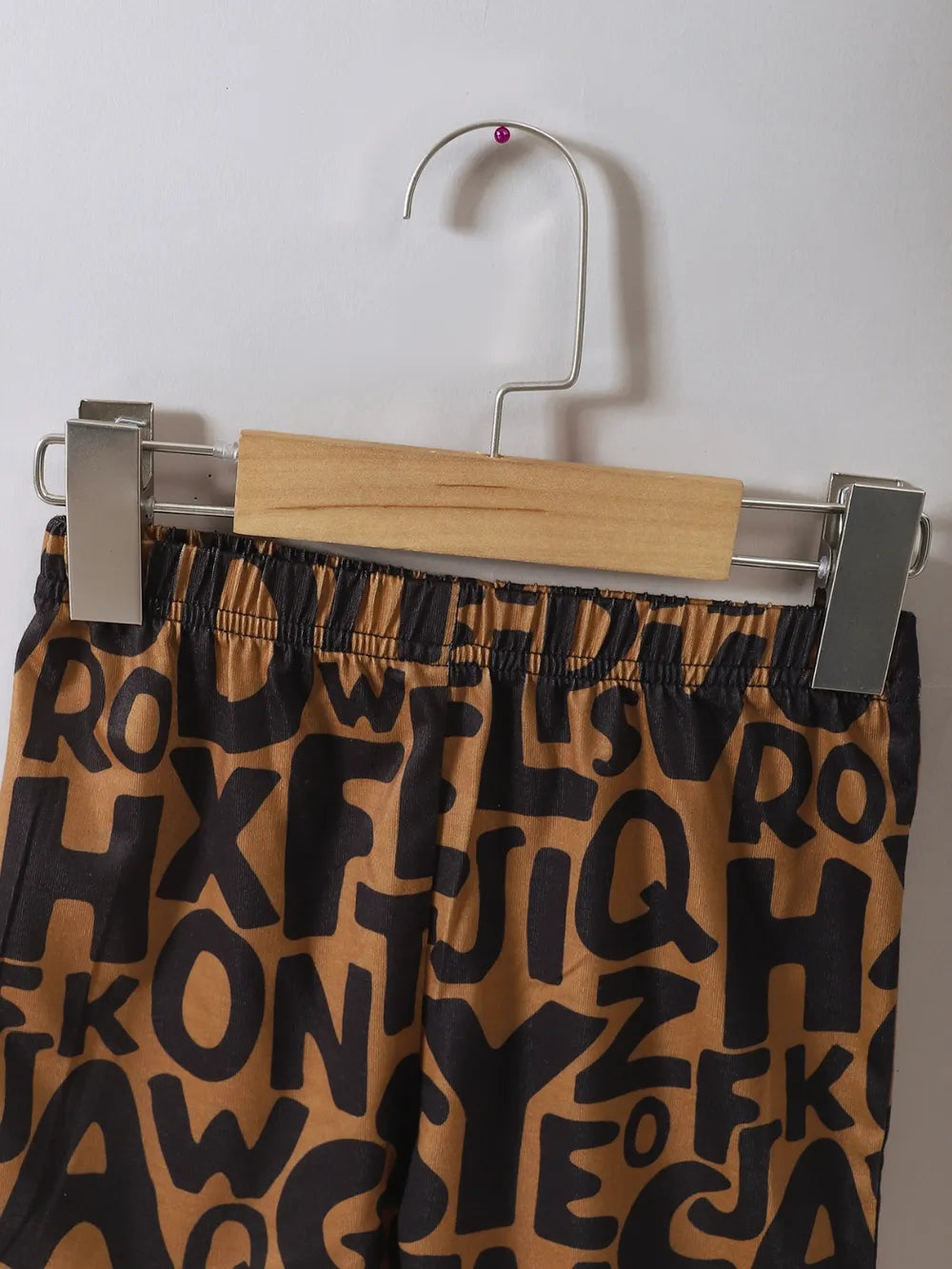 Children's Teddy Bear Round Neck Top and Pants Set.