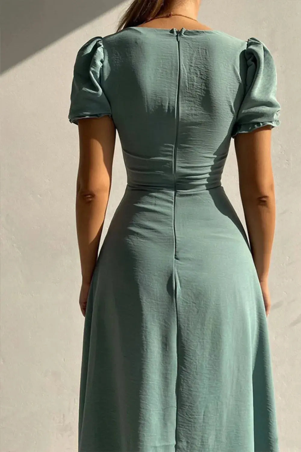 Sweetheart Neck Short Sleeve Dress.