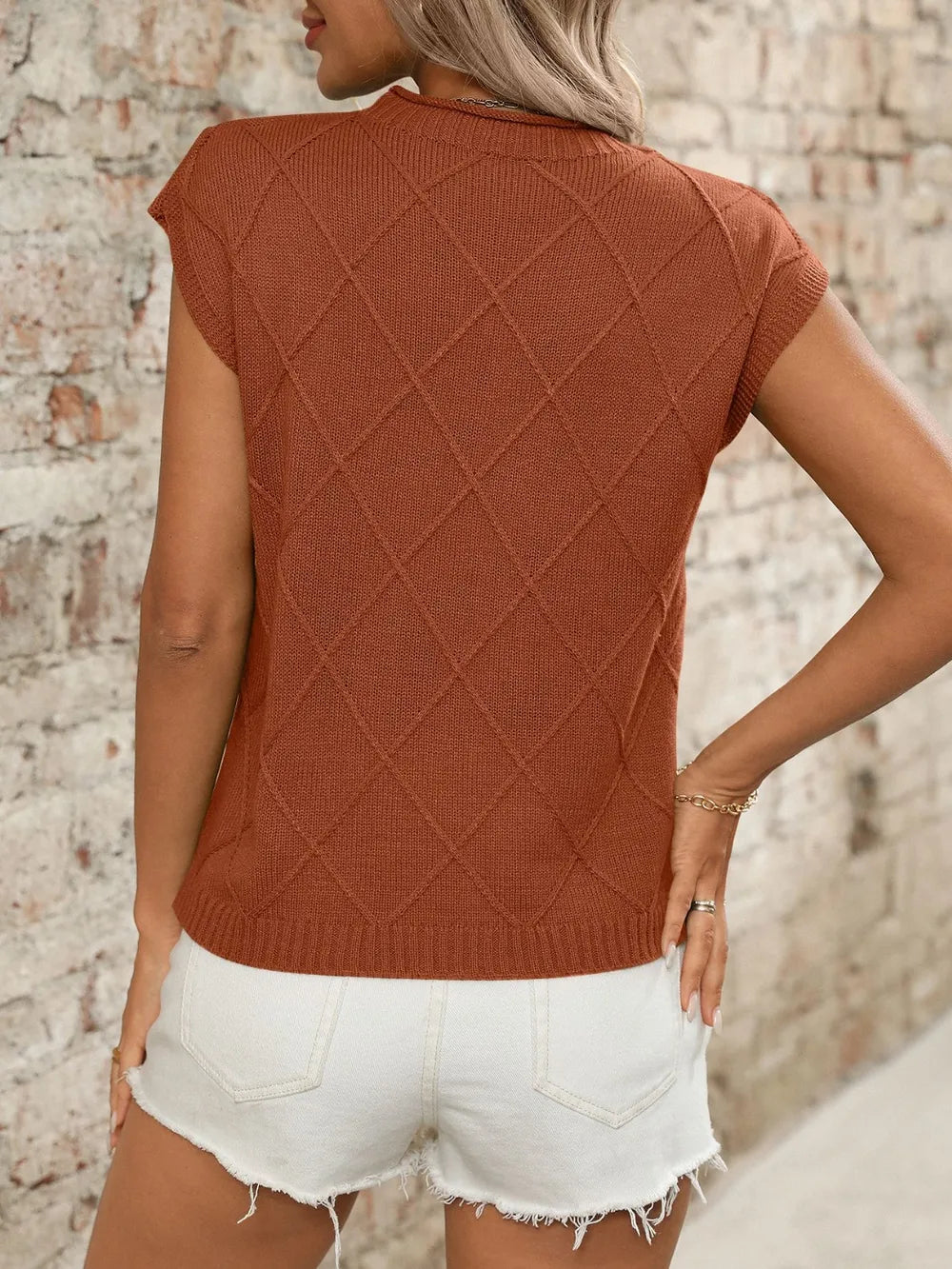 Round Neck Cap Sleeve Knit Top.