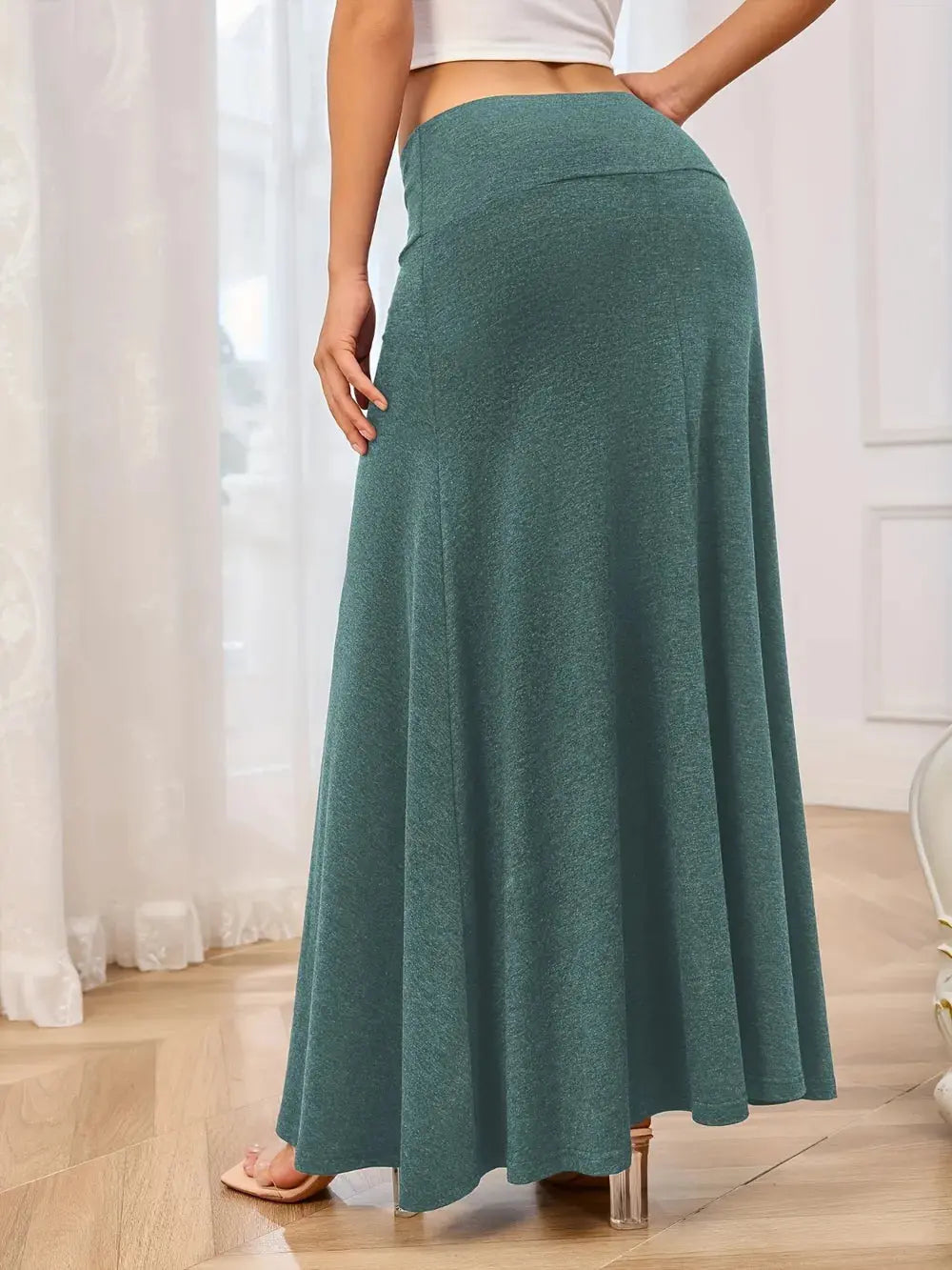 Solid Elastic Waist Maxi Skirt.