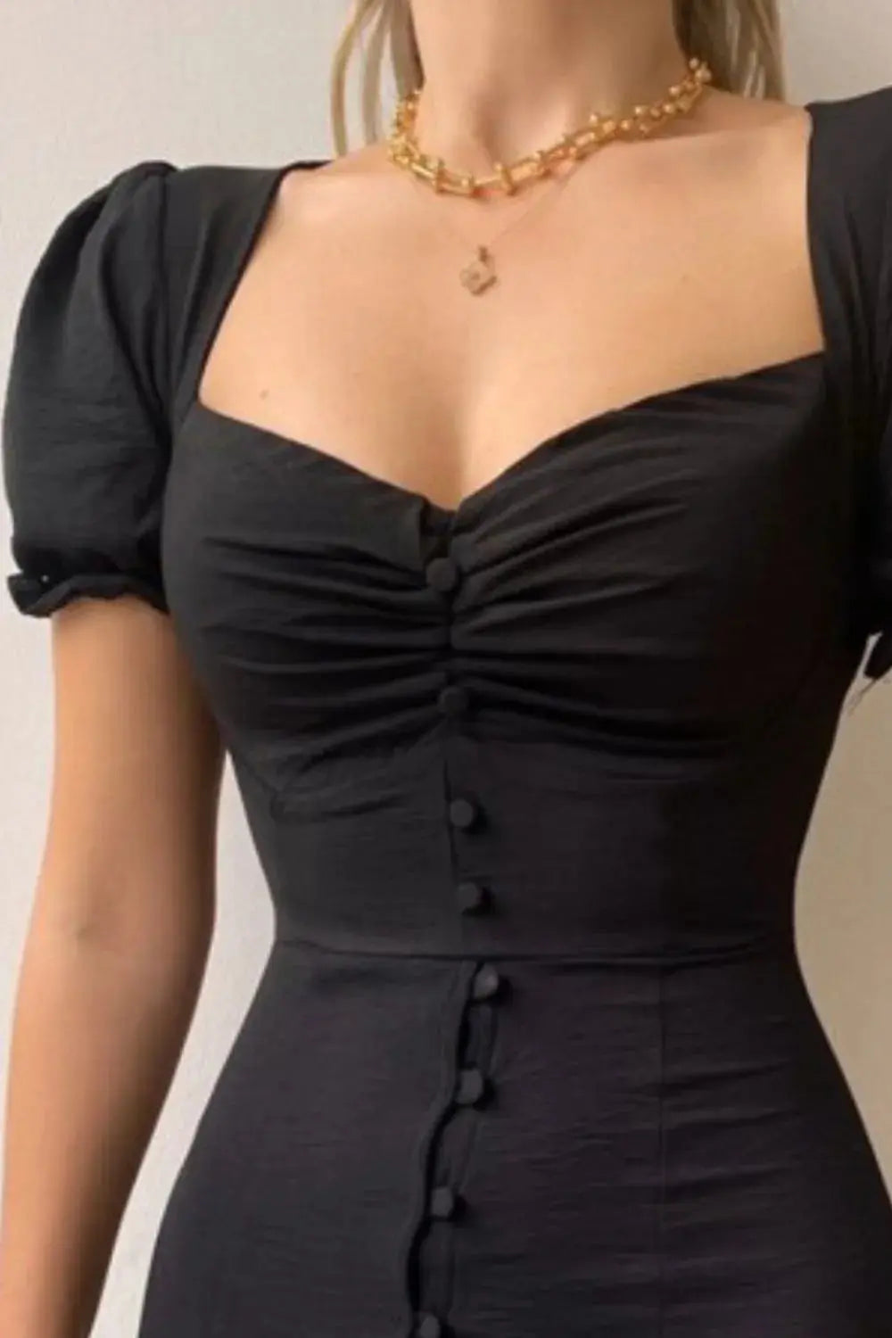 Sweetheart Neck Short Sleeve Dress.