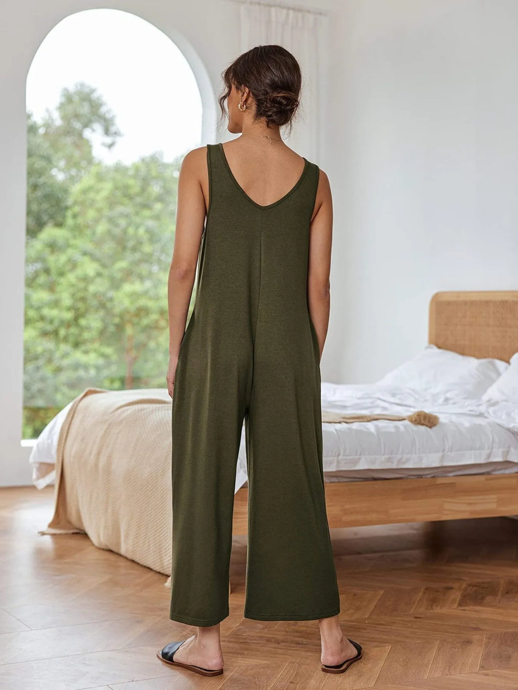 Sleeveless Wide Leg Casual Jumpsuit.