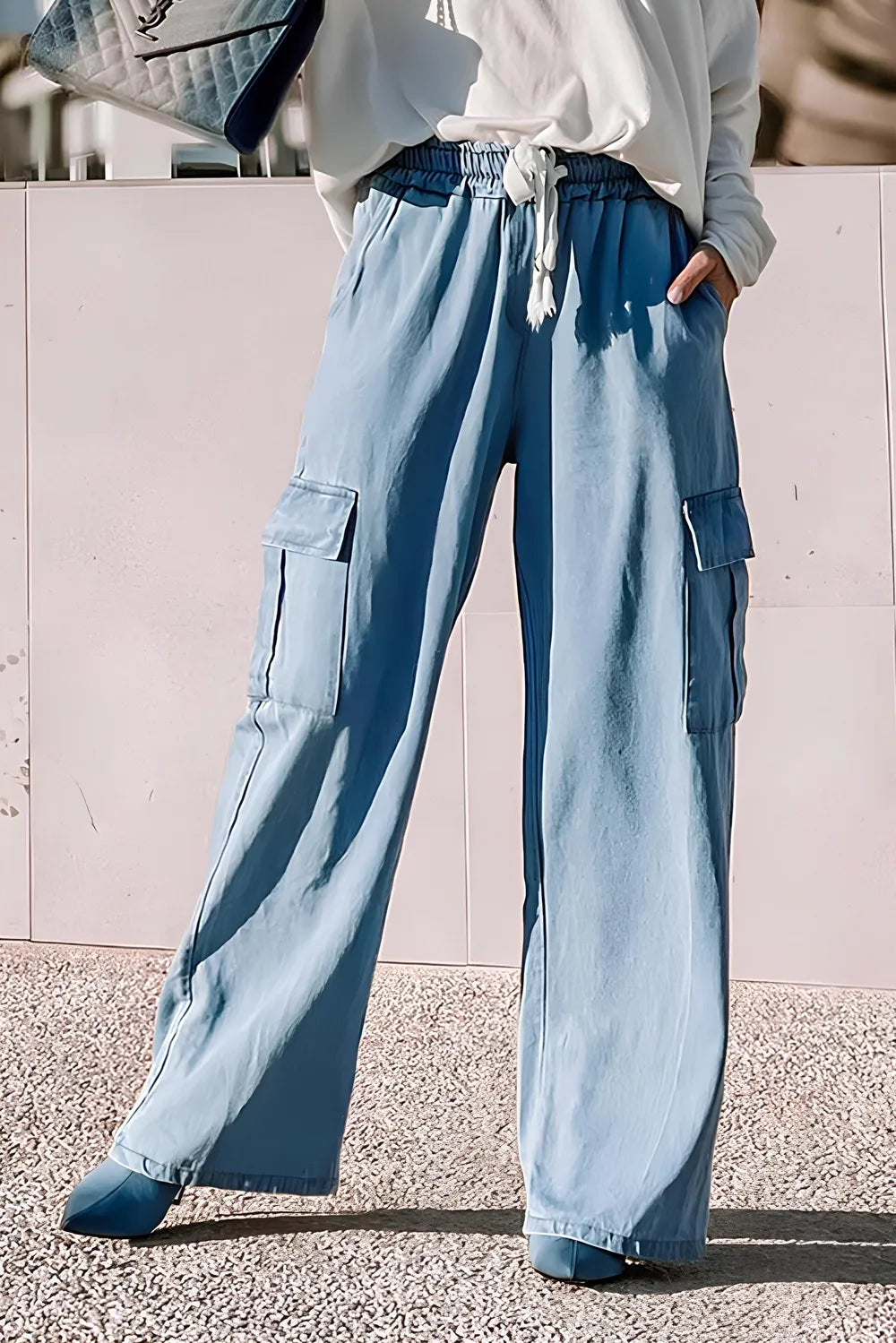women Cargo Pocket Wide Leg Jeans.