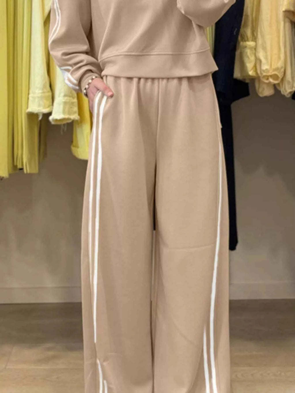 Striped Detail Crewneck Top and Elastic Sweatpants 2pcs Set.