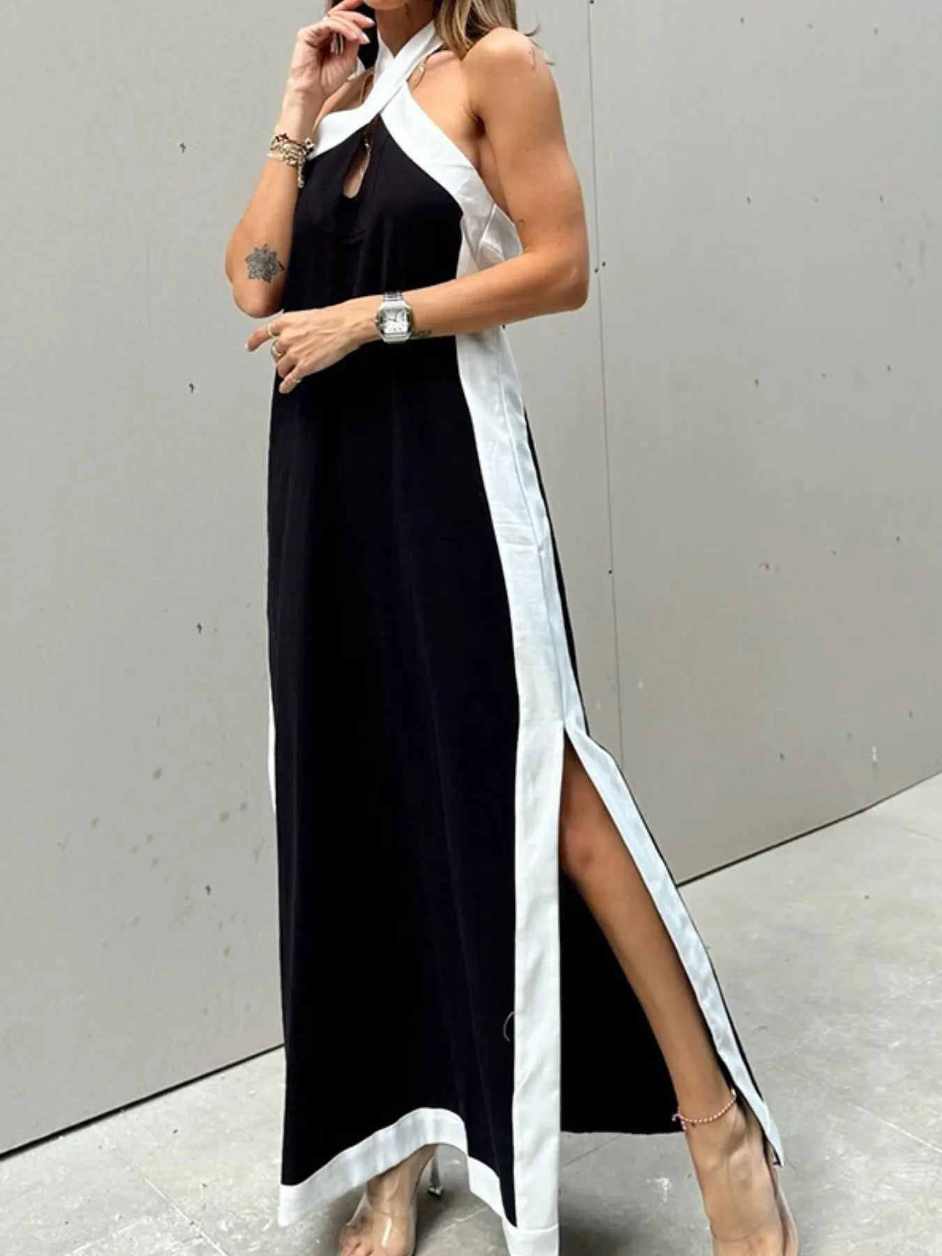 Contrast Halter Sleeveless Maxi Dress.