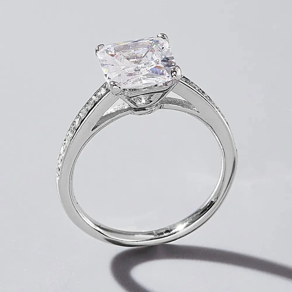 925 Sterling Silver Zircon Ring.