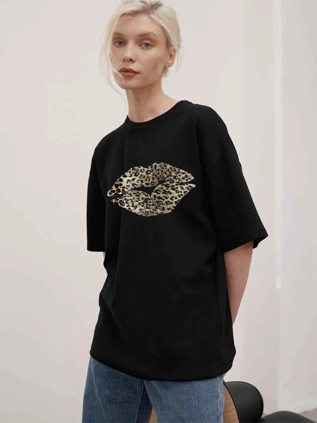 Leopard Lips Round Neck Oversized T-Shirt