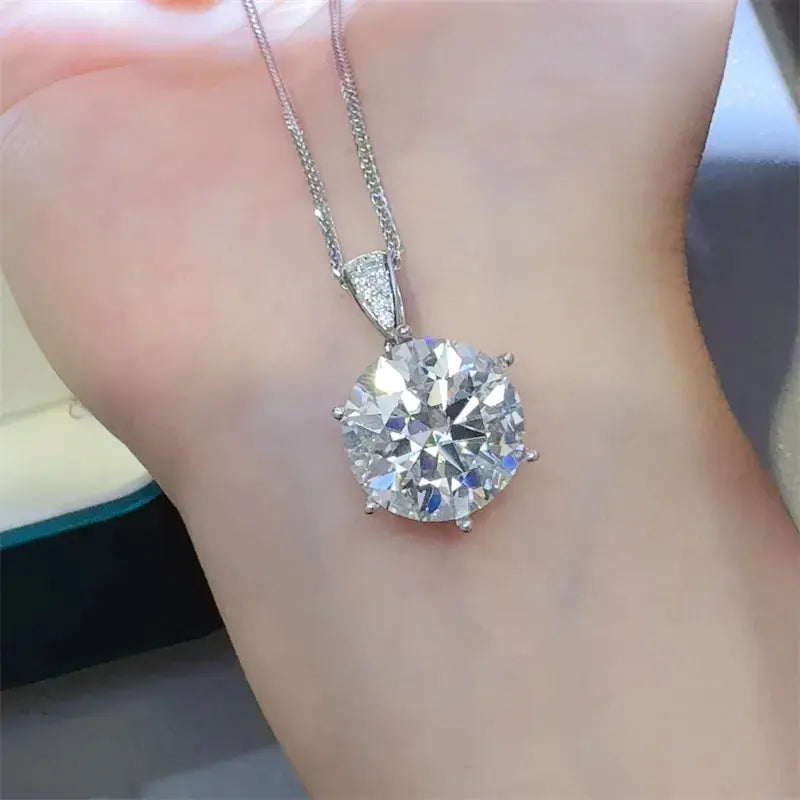 10 Carat Moissanite 925 Sterling Silver Pendant Necklace.