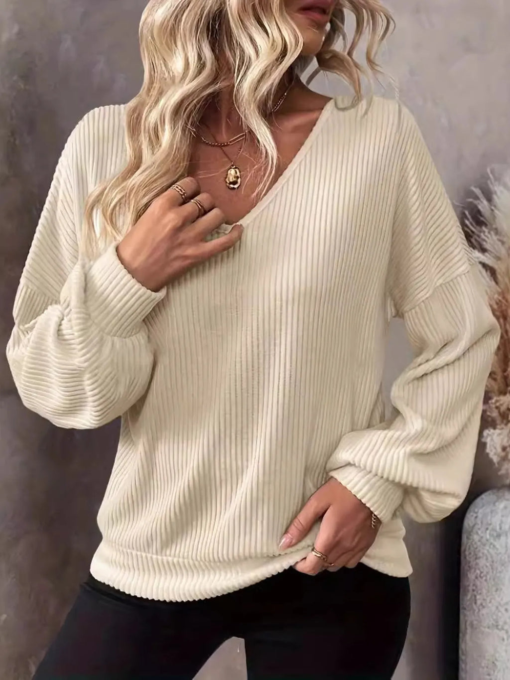 Ribbed Knit Back Bow Tie Blouse.