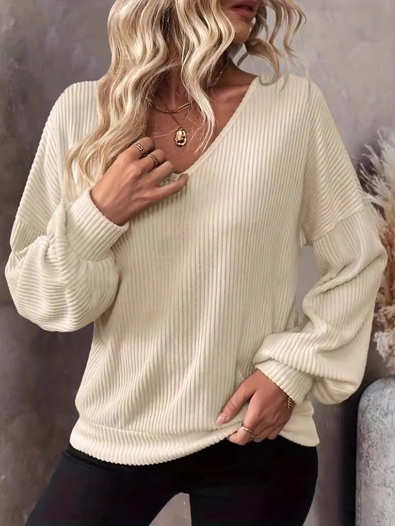Ribbed Knit Back Bow Tie Blouse.