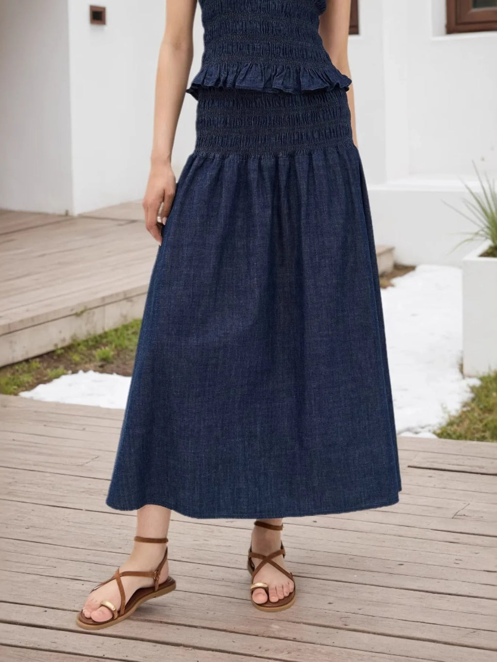 Elastic Waist Midi Skirt.