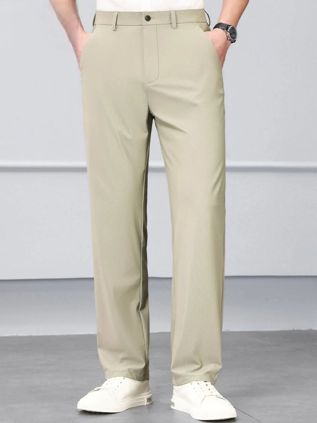 Men's Loose Fit Jeans with Pockets.