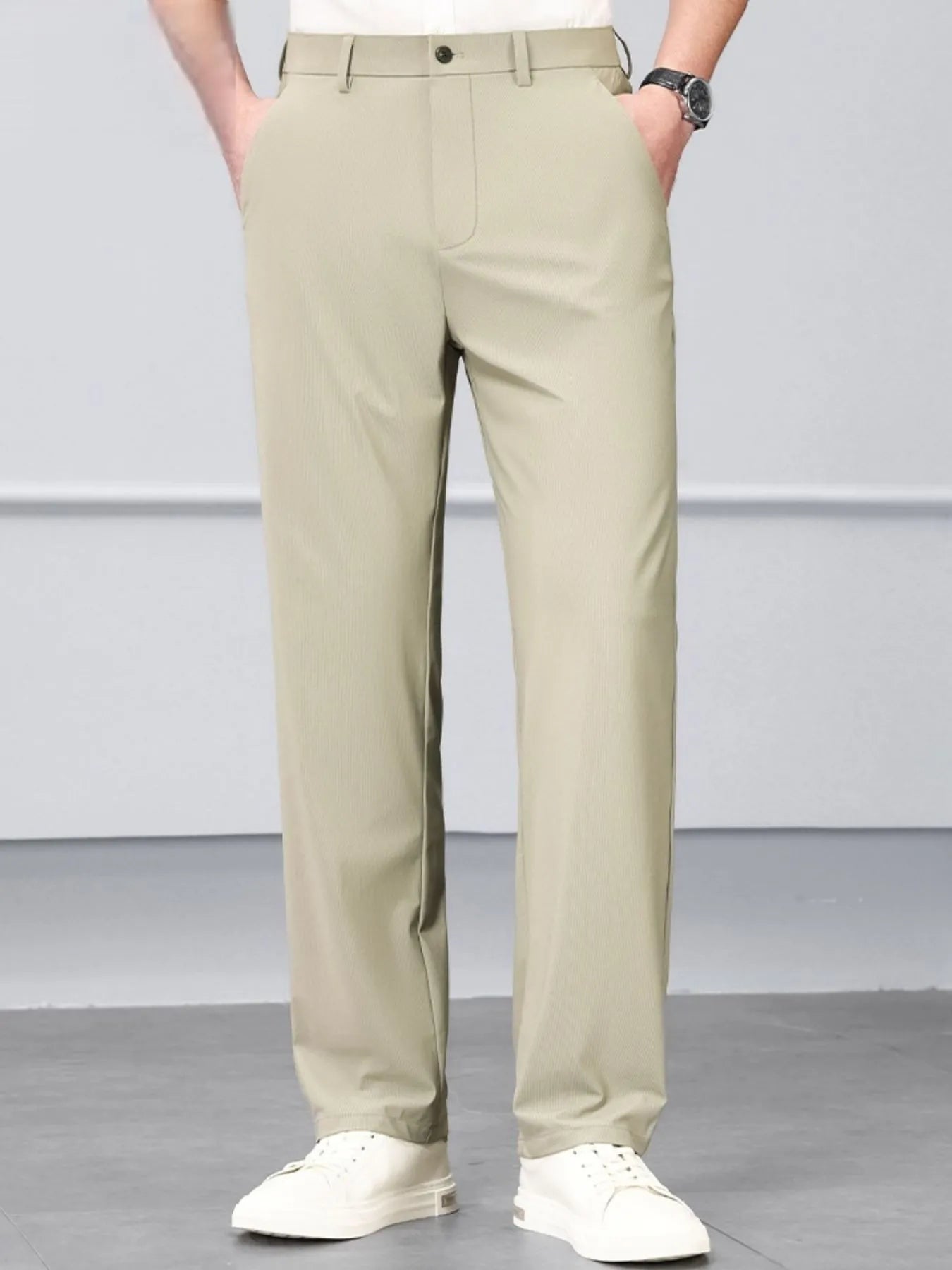 Men's Loose Fit Jeans with Pockets.