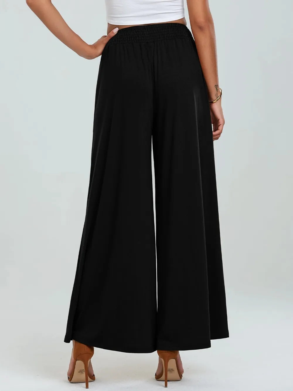 Pocketed Elastic Waist Wide Leg Pants.