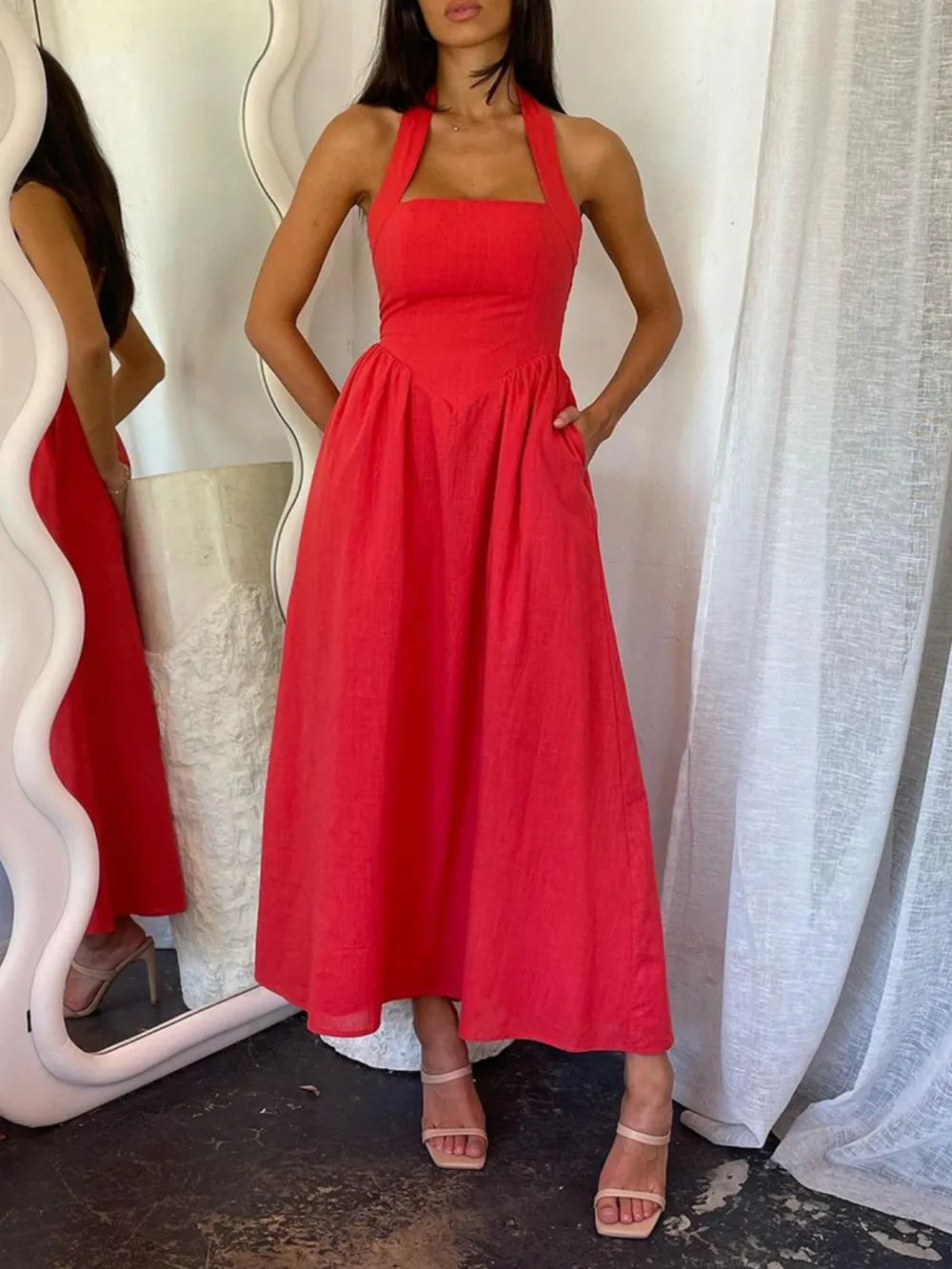 BEAUTIFUL Halter Neck Midi Dress.