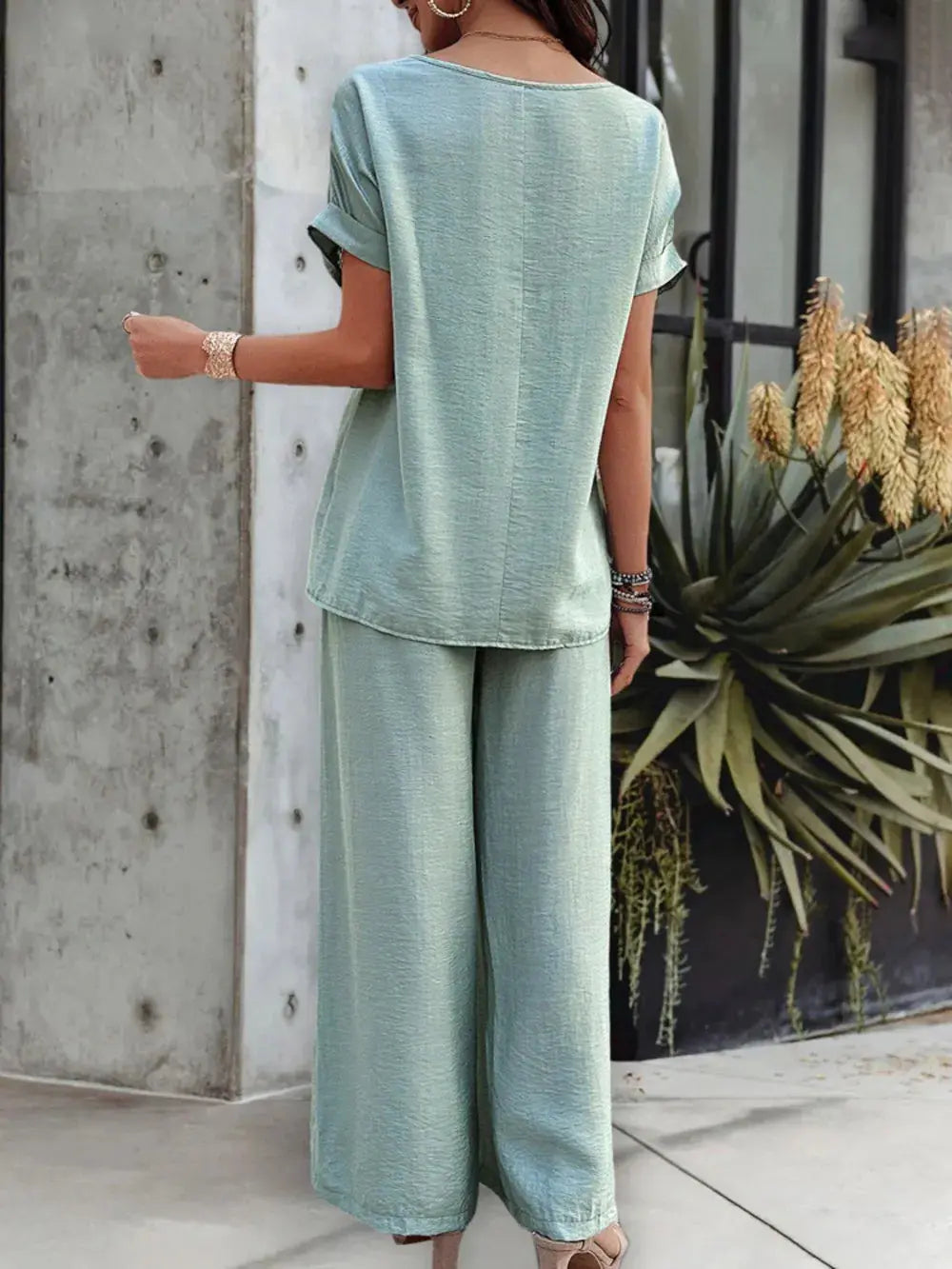 Short Sleeve Top and Pants Set.