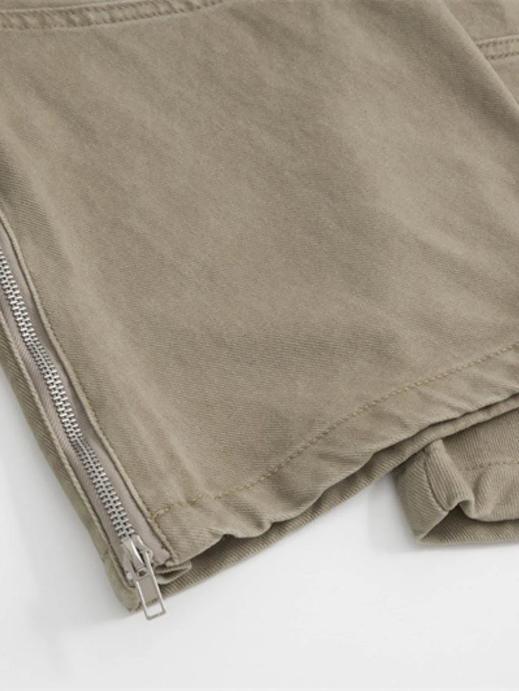 Men's Wide Leg Cargo Pants.