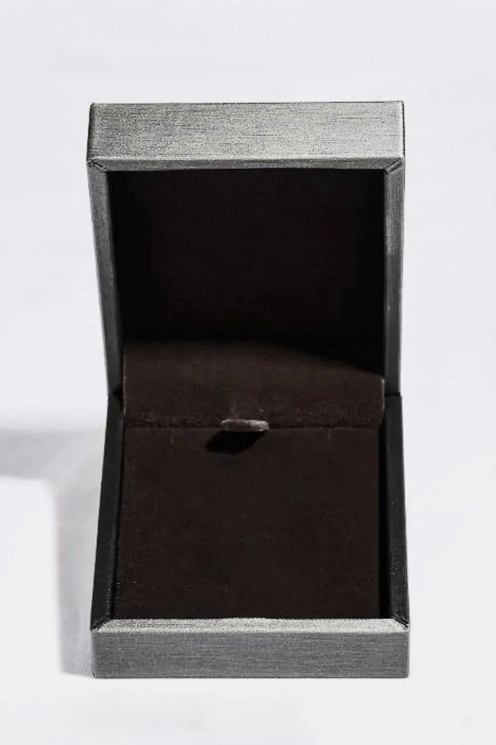 925 Sterling Silver Inland Zircon Necklace.