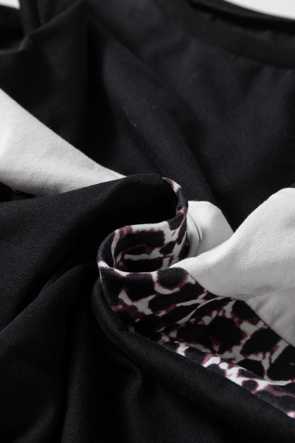 White Leopard Colorblock Patchwork Crew Neck Long Sleeve Tee Dear-Lover Dropshipping