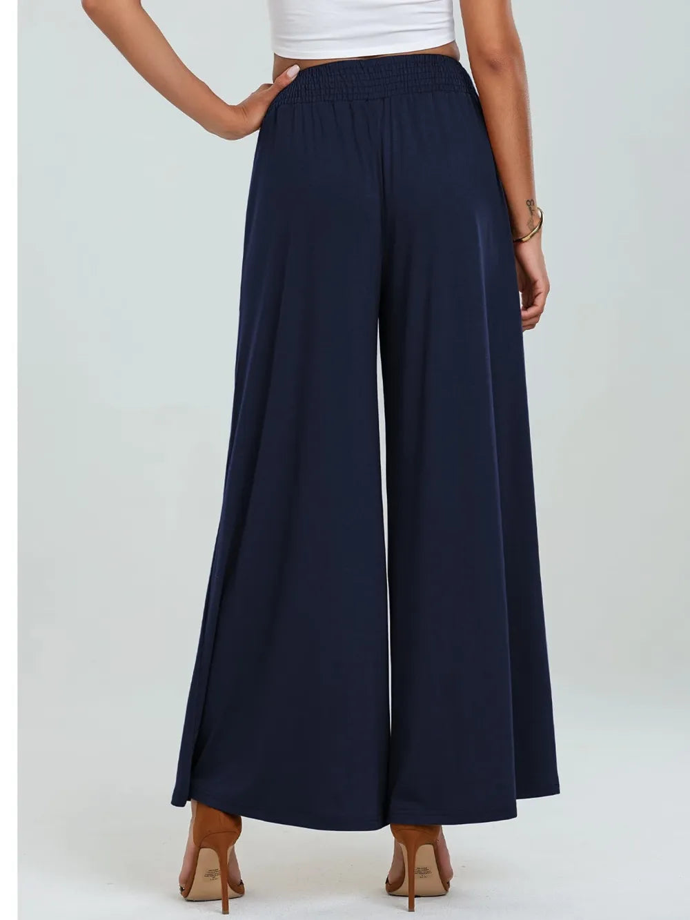 Pocketed Elastic Waist Wide Leg Pants.