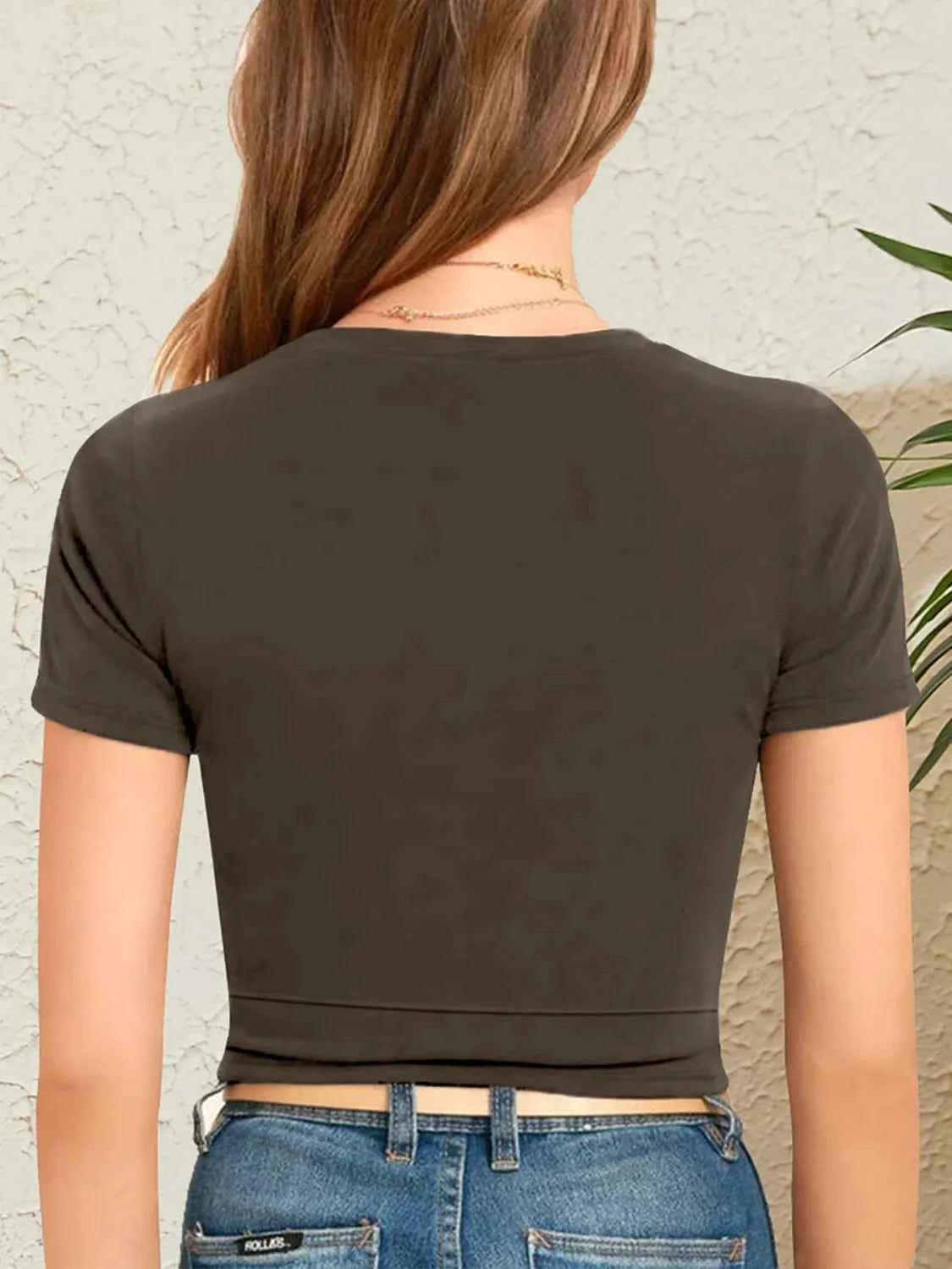 Round Neck Short Sleeve Crop T-Shirt.