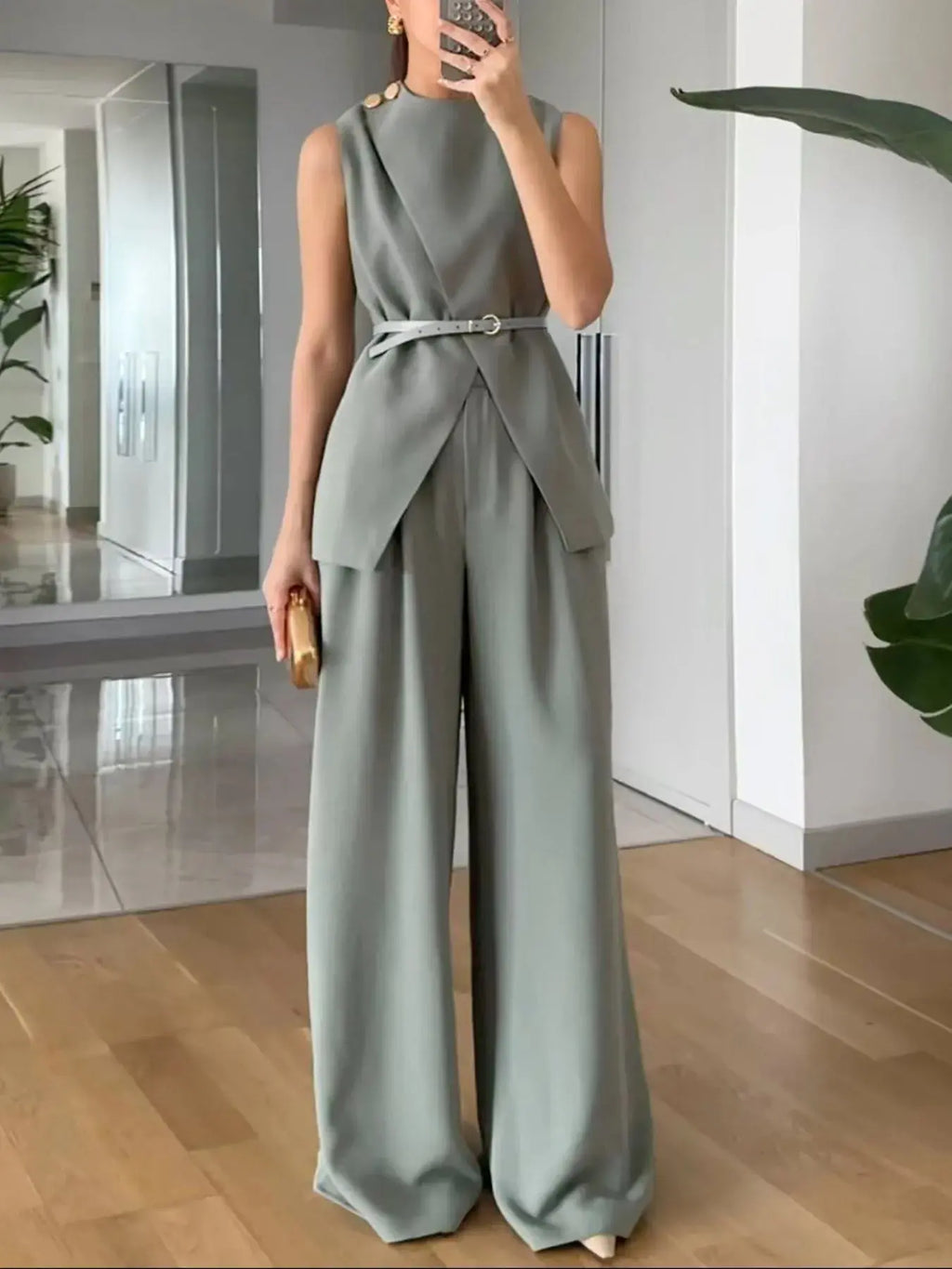 Sleeveless Top and Pants Set WOMEN.