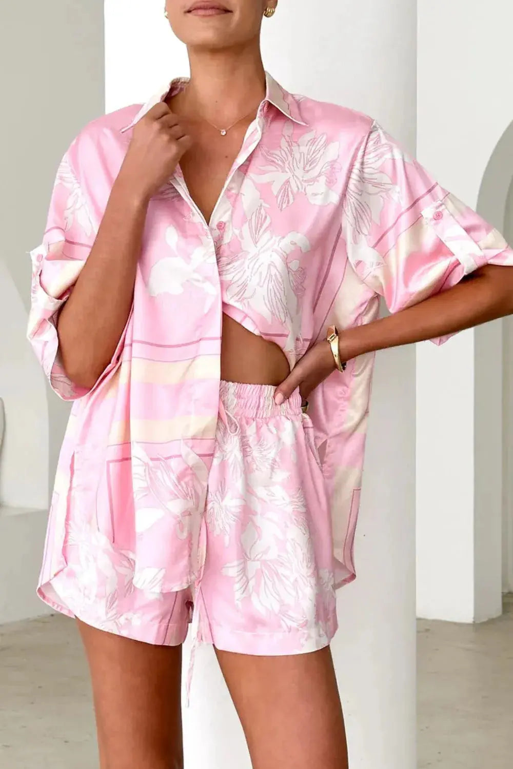 WOMEN Top and Shorts Set.