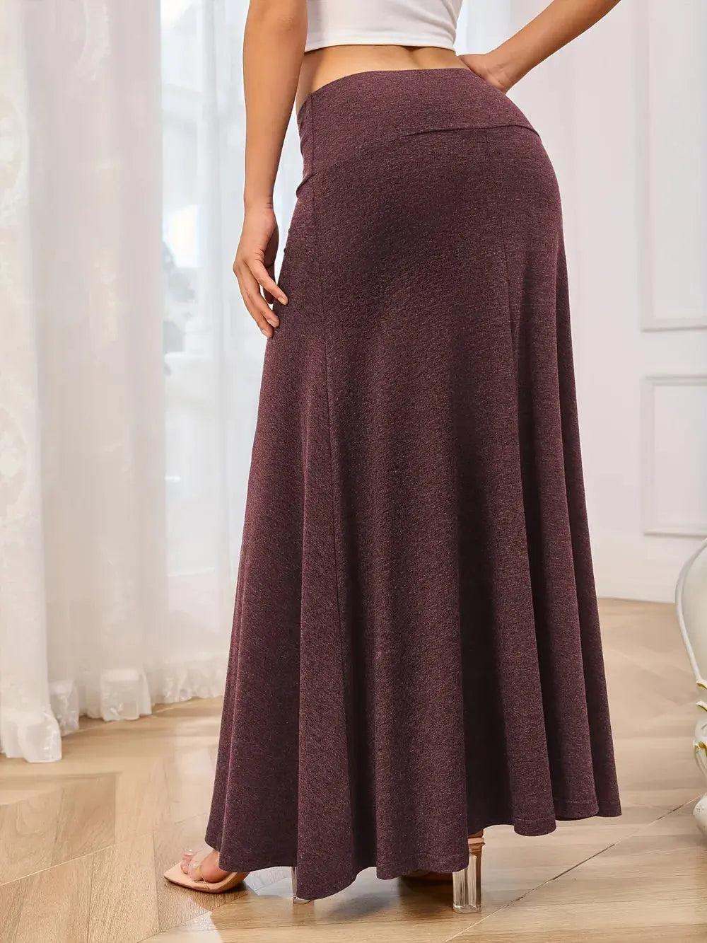 Solid Elastic Waist Maxi Skirt.