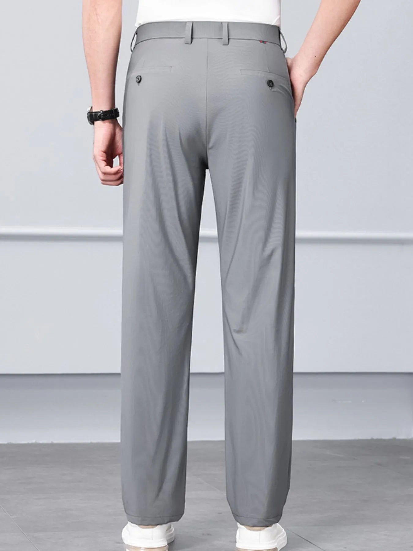 Men's Loose Fit Jeans with Pockets.