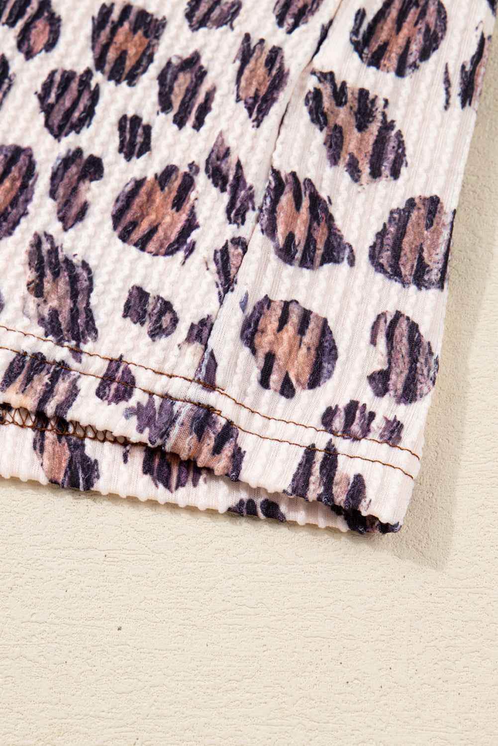 Parchment Leopard Colorblock Patchwork Twist Ribbed Plus Size V Neck Baggy Pullover